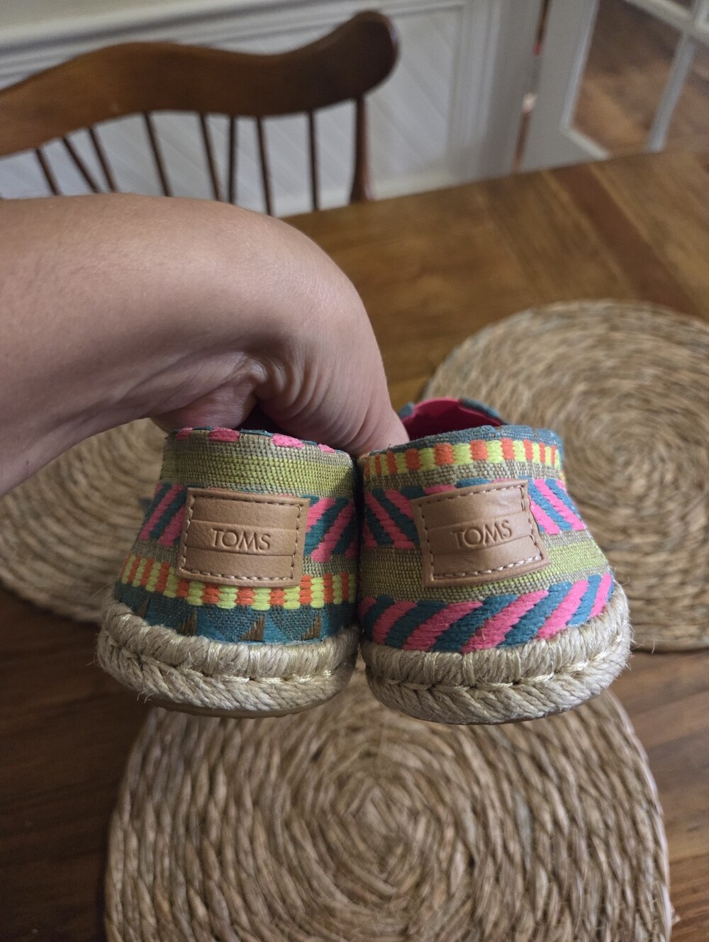 Colorful TOMS - Picture 4 of 6